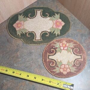 Floral Accent Doillie Set - Green and Brown
